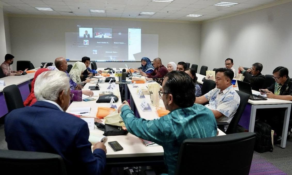 Malaysian Geoparks Network 5 Malaysian Geoparks Network 5